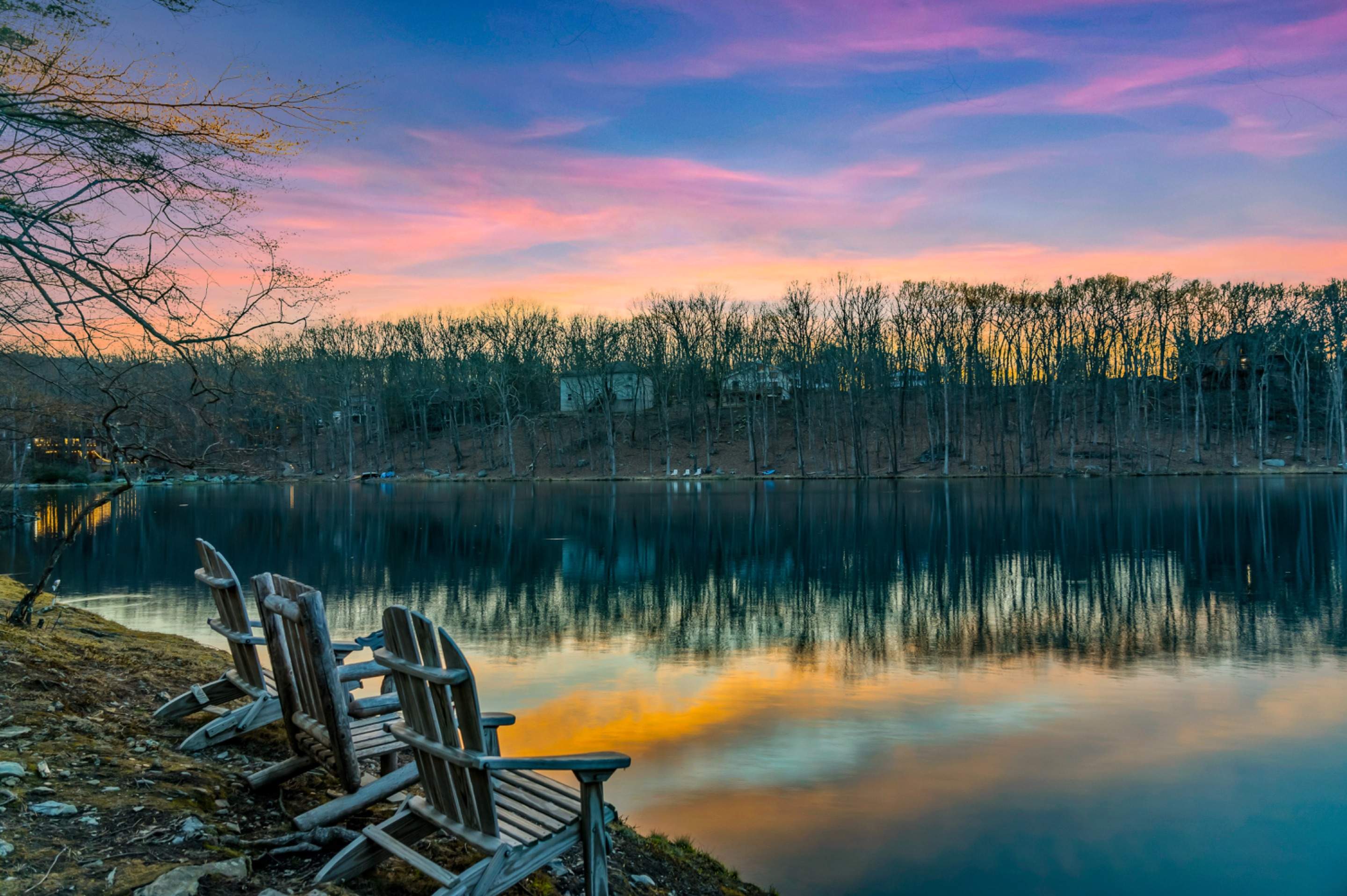 Poconos lakefront house